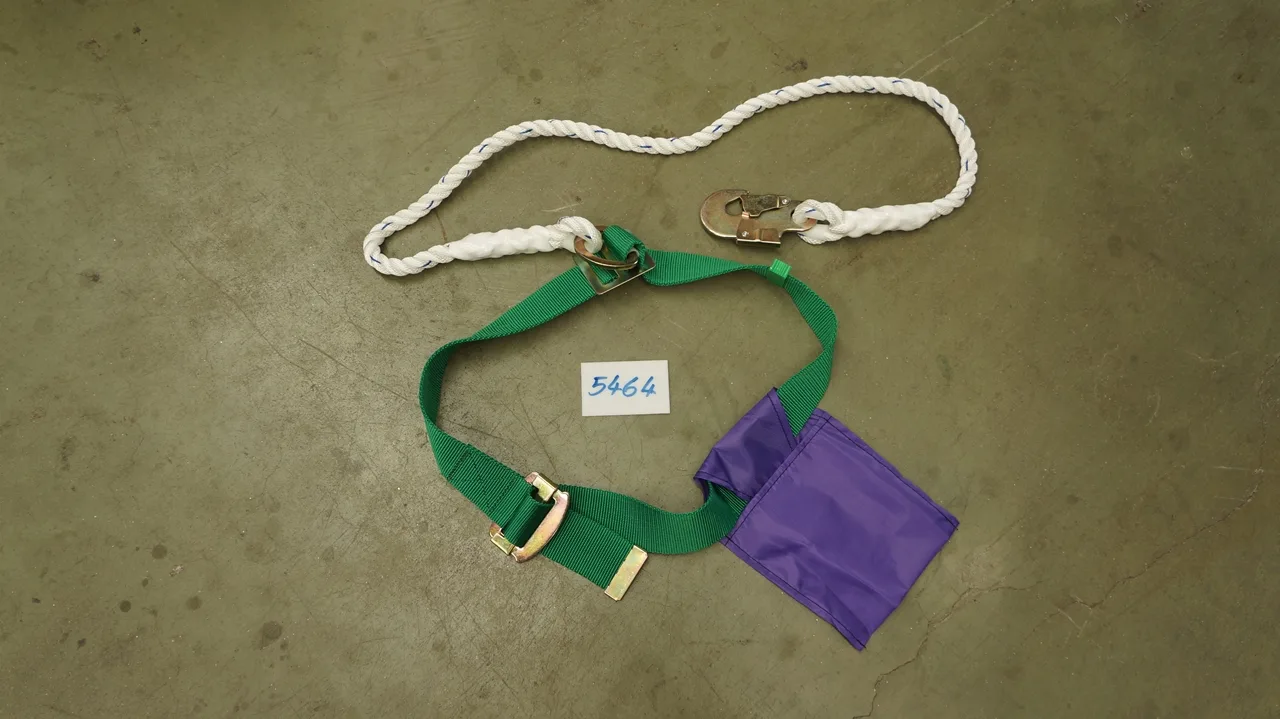 เข็มขัดนิรภัยรัดเอว (Safety belt with rope & hook)