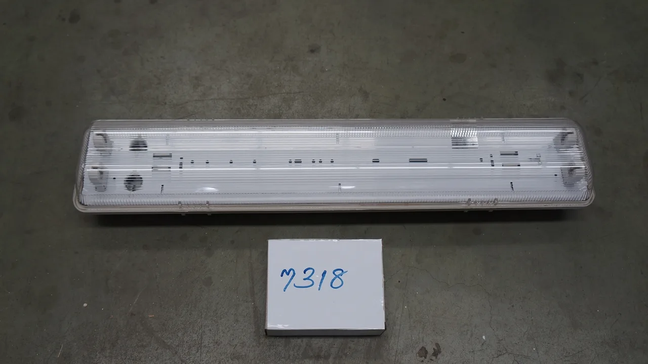 โคมไฟกันน้ำ นีออน 2 x 18w (โคมเปล่า)