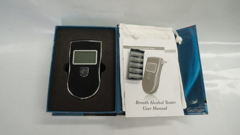 เครื่องวัดแอลกอฮอล์ รุ่น Police tester พร้อม Mouthpiece ใช้ถ่าน AAA 3ก้อน