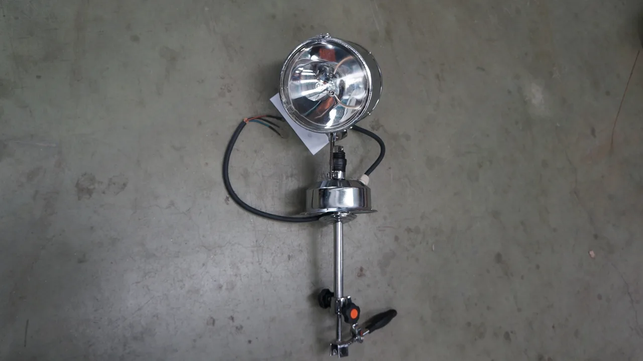 โคมไฟกันน้ำ Searchlight # TG-10, 24v - 28v, 450W Body-Stainless IP45 weight3.85Kgs มีคันบังคับ (ราคารวมหลอด) ... (ซื้อ Spare lamp ID 27967)