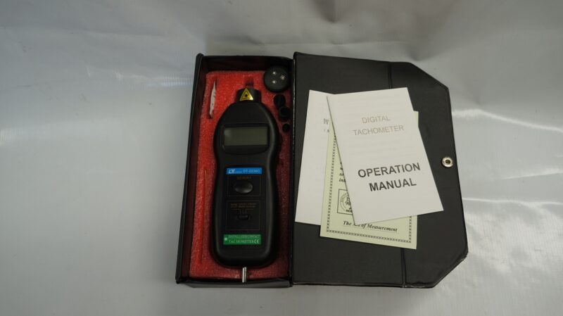 เครื่องวัดความเร็วรอบ Digital Tachometer DT-2236C, range of 0.5 to 99,999 RPM.