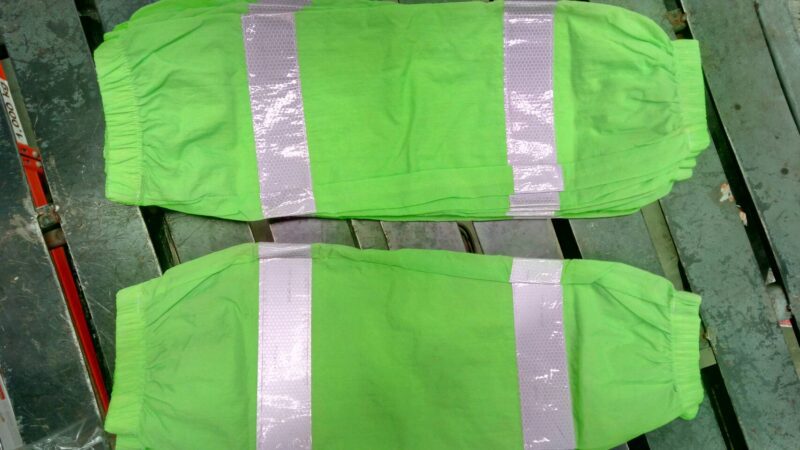 Arm Bands ปลอกแขนสีเขียว ยาว 23 นิ้ว มีแถบสะท้อนแสง 3M 3150A 2 เส้น
