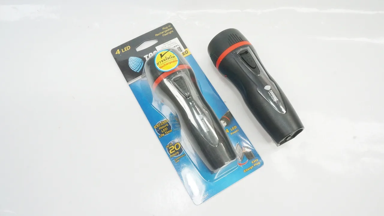 ไฟฉาย ชาร์ทได้ แบบ 2 ท่อน TOSHINO (4 LED PLUG-IN)