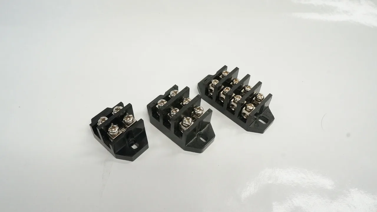แผงต่อสายไฟ Bakelite Marine O type สีดำ 20A, 2 terminal