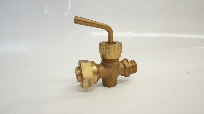 วาล์วตรง 16K Type U, F7387 size 10A (Tube 15 / 17.3) M30x2 ทองเหลือง
