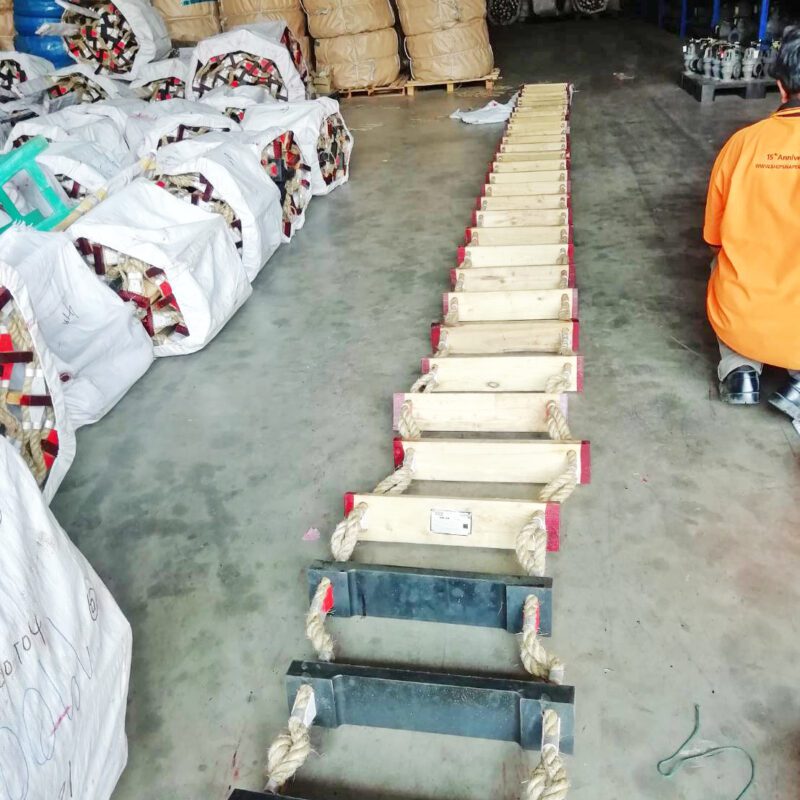 บันได Embarkation ladder 10ม. + Mill Cert